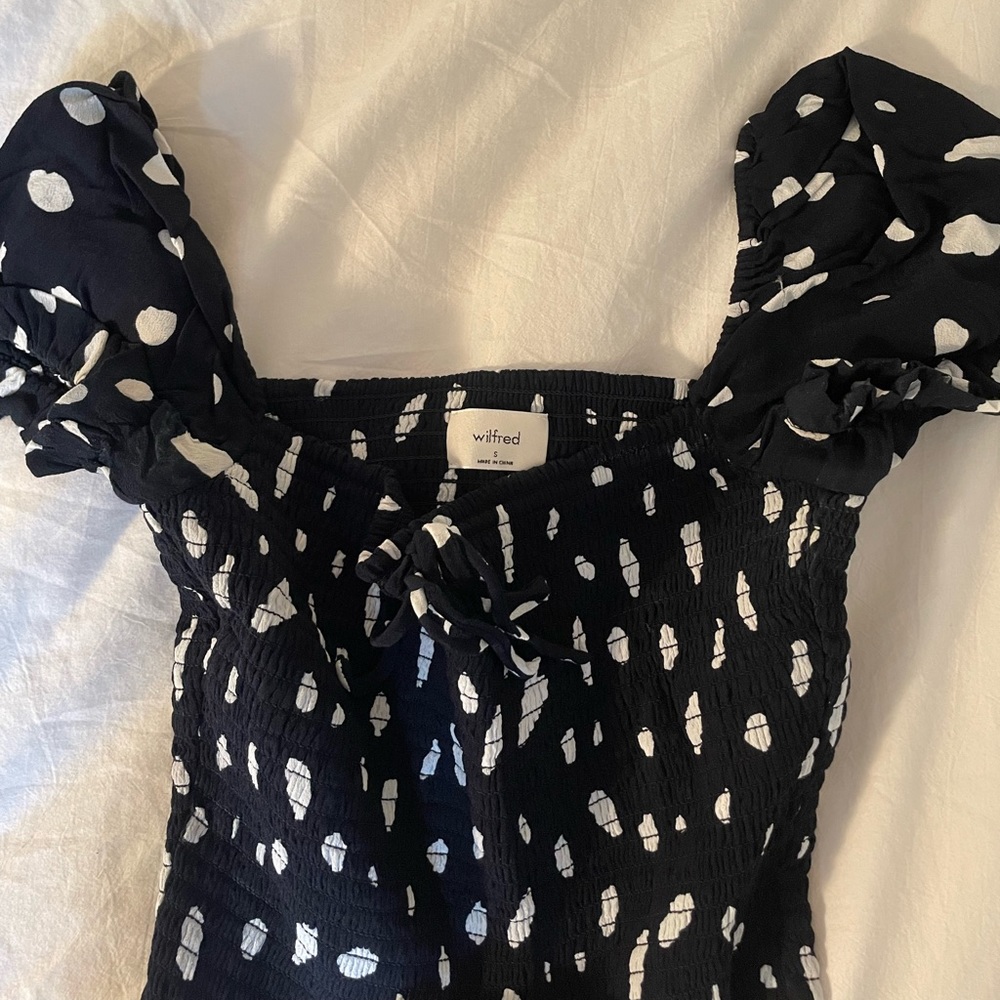 Aritzia Wilfred Stretchy Navy Polka Dot Top